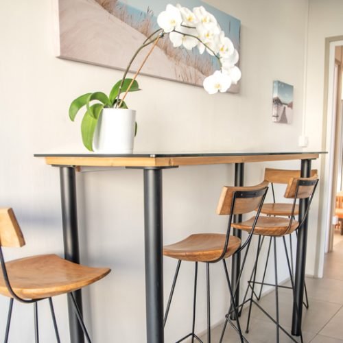 16 -BAR KITCHENETTE